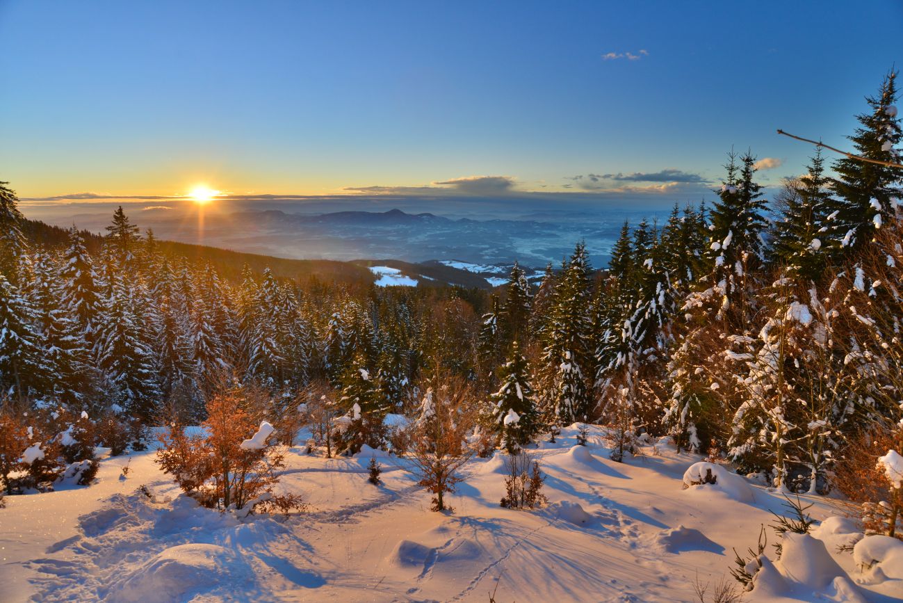 Razgled S Pohorja Na Poti Na Tri Kralje Pohorje Slovenija Jurij Pivka 2