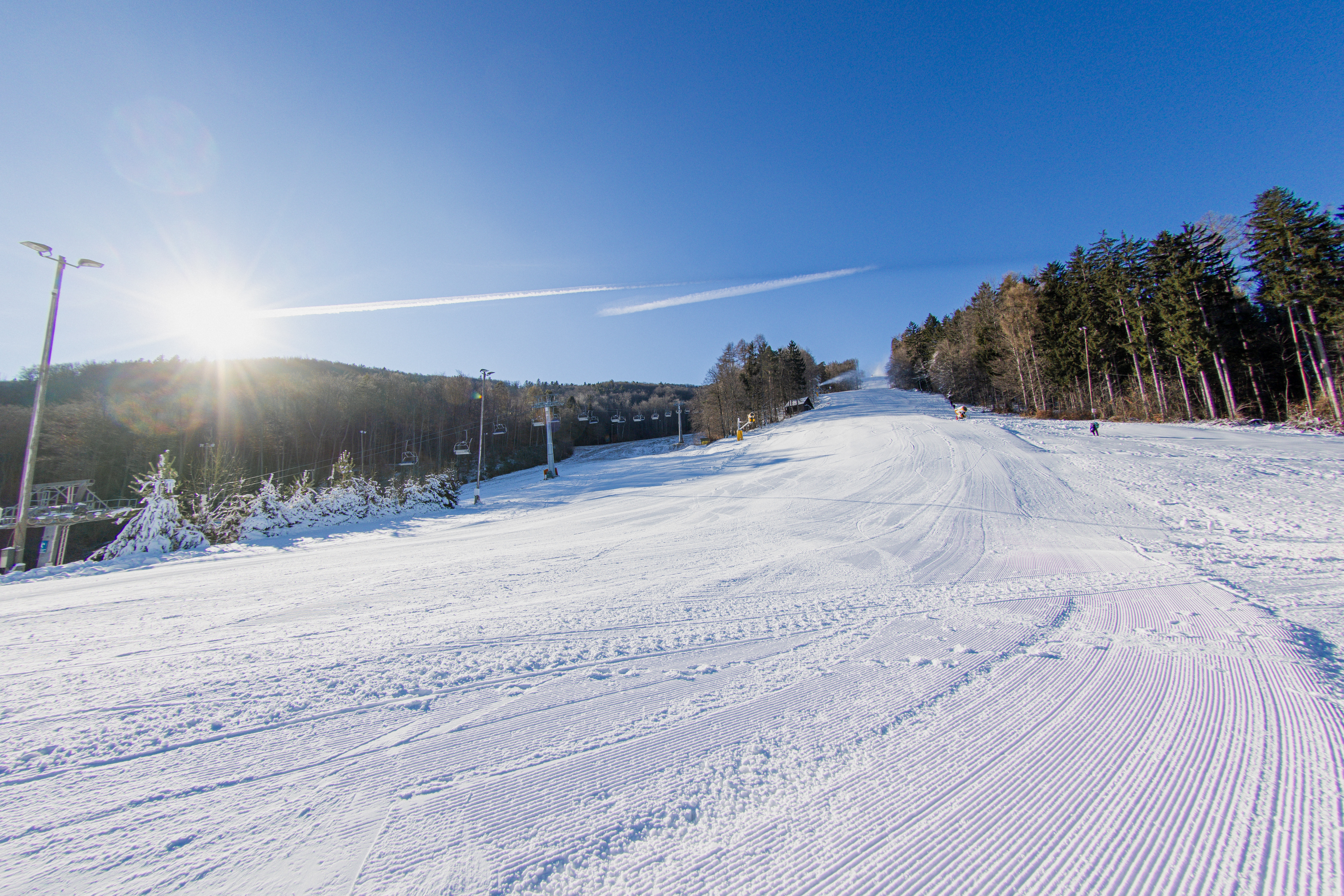 Den 2095 Smučanje na Mariborskem Pohorju